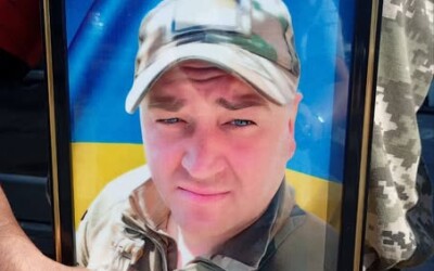 Сьогодні Сумська громада попрощалась з відважним Захисником України Яном Литвиненком