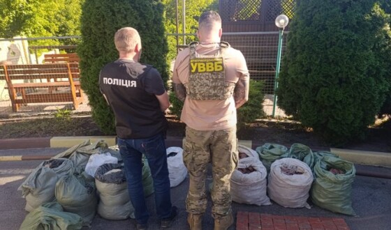 На Харківщині прикордонники викрили військовослужбовця, який намагався продати 500 кг тротилу