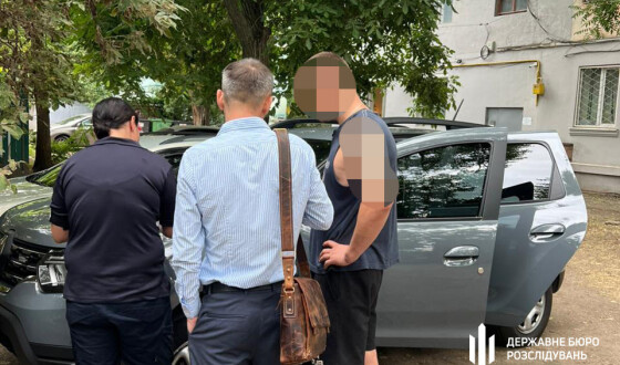 ДБР повідомило про підозру співробітнику одеського центру комплектування, який продавав відстрочку від мобілізації