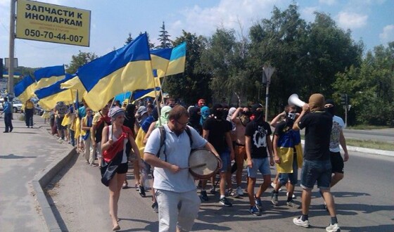 Чугуєвці пропонують головній сепаратистці міста: чемодан, вокзал, Росія