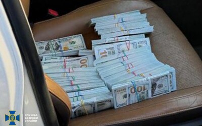 СБУ та ДБР затримали адвоката, який за 315 тисяч доларів США обіцяв фігурантці «закрити» кримінальне провадження, у якому вона фігурує