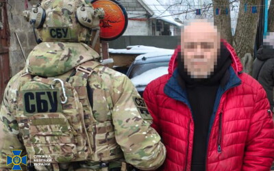 СБУ та Нацполіція затримали ще 4 ділків, які намагалися налагодити продаж «трофейної» зброї в Україні