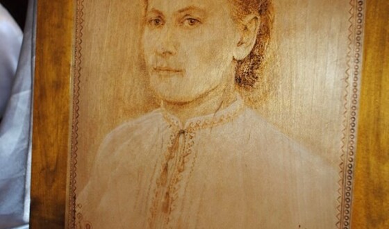 Оксана Грицей &#8211; художниця, майстриня художнього різьблення та випалювання по дереву (110 років тому)