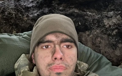 Історія Кирила Гиндича, який пройшов найзапекліші бої, вижив у Серебрянському лісі та нині допомагає ветеранам-побратимам