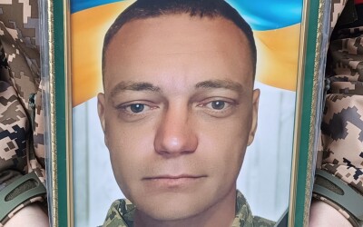 Сьогодні сумська громада попрощалася з трьома Захисниками України