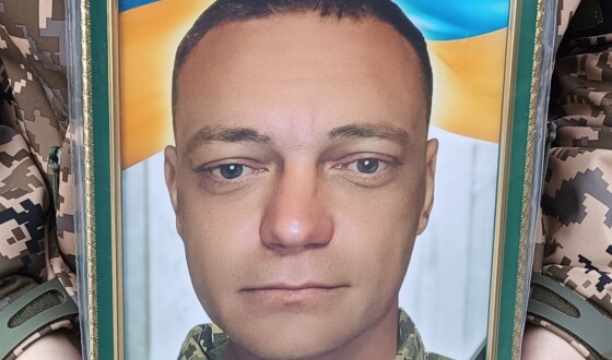 Сьогодні сумська громада попрощалася з трьома Захисниками України