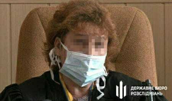 Зрада колишньої голови Вовчанського райсуду коштувала їй 15 років тюрми