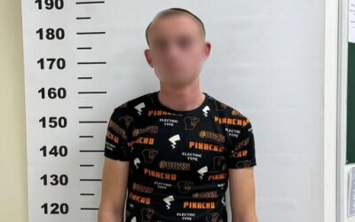 У пункті пропуску «Ужгород» затримали правопорушника, який намагався поза контролем пробратися у Словаччину