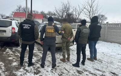 На Буковині викрили прикордонника, який намагався переправити чоловіка через державний кордон