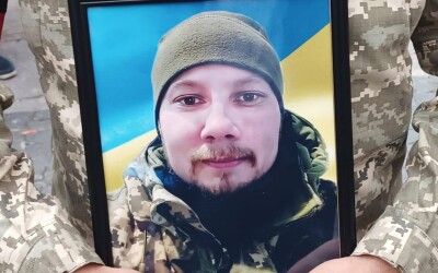 Сьогодні Сумська громада попрощалась з мужнім воїном Олексієм Лаврухіним