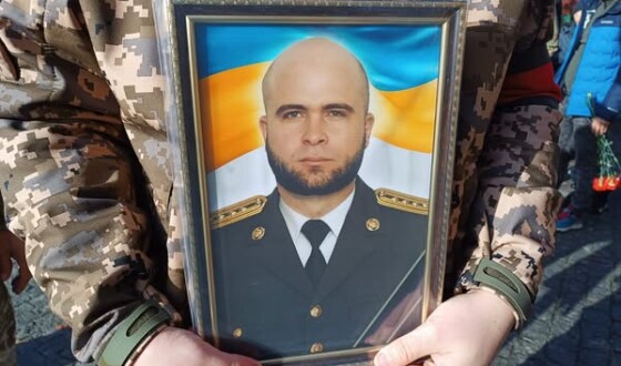 Сьогодні сумська громада попрощалась з  Героєм Володимиром Кудреватихом