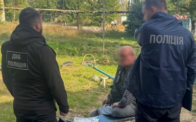 У Херсоні Нацполіція затримала чоловіка, який хотів відкупити сина від кримінальної відповідальності