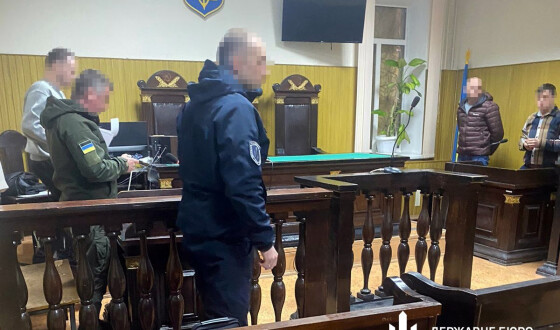 За клопотанням ДБР суд обрав запобіжний захід у вигляді тримання під вартою посадовцю військової частини, який відбирав у солдатів бойові доплати