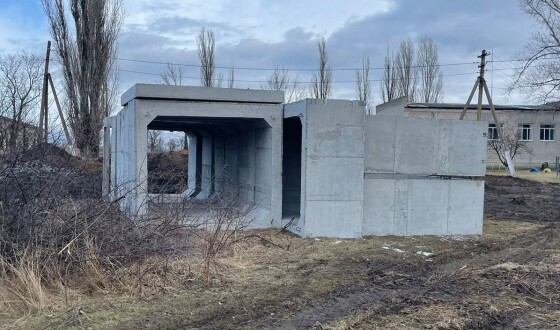 На Дніпропетровщині поліцейські викрили групу посадовців, які закупили модульні укриття зі збитками у 5,4 млн грн