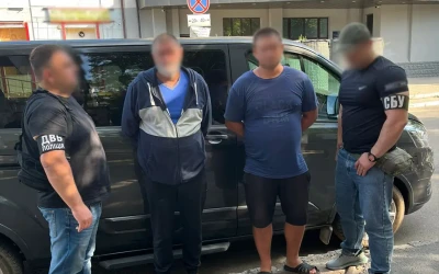 На Херсонщині оперативники ДВБ Нацполіції затримали трьох чоловіків, які працювали на окупантів
