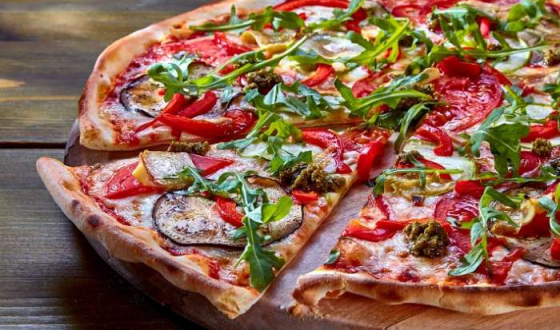 Доставка піци в офіс: як зробити робочий день смачнішим у Вінниці