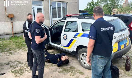 ДБР викрило правоохоронця з Рівненщини, який організував схему уникнення мобілізації для призовників