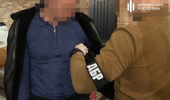 ДБР затримало одного із керівників митного поста «Чорноморськ-порт» на вимаганні хабаря за експорт зерна