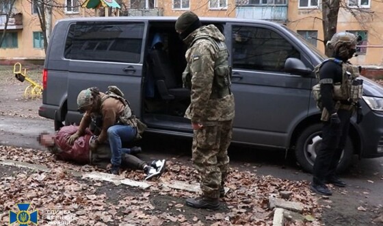 СБУ затримала російського інформатора, який для розвідування позицій ЗСУ у Краматорську використовував оптичні приціли