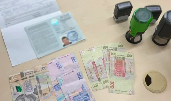 Групу ділків, які промишляли в автошколі, викрила Нацполіція в Києві