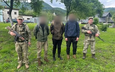 Прикордонники відшукали у високогір’ї за допомогою безпілотника трьох порушників кордону