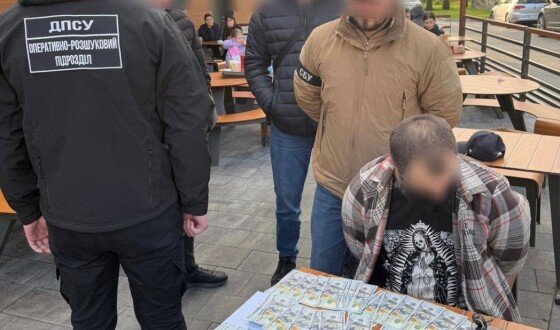 В Ужгороді затримали киянина, який намагався незаконно переправити через кордон закарпатця