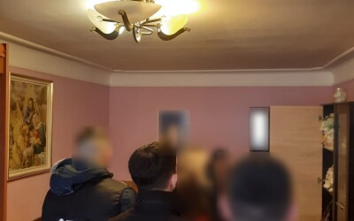 39-річний житель Львівщини надавав пакет послуг для незаконного перетину кордону за $5000