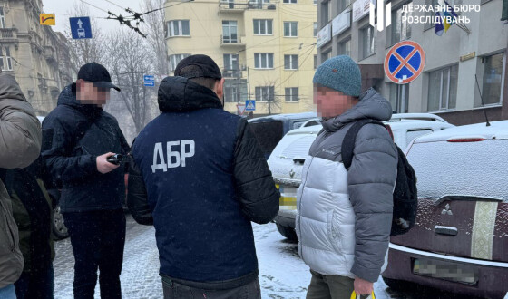 Адвокат виманював гроші у родин загиблих та зниклих безвісти військовослужбовців