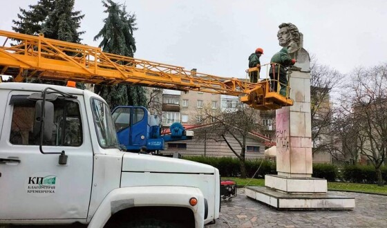 У місті Кременчук на Полтавщині демонтували пам’ятник трубадуру російської імперії Пушкіну