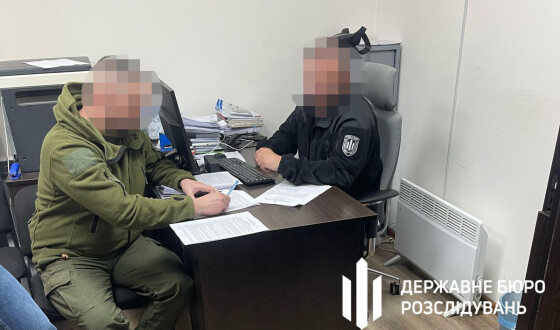 ДБР викрило військового посадовця, який дозволив солдату понад рік не з’являтися на службу, але отримувати виплати