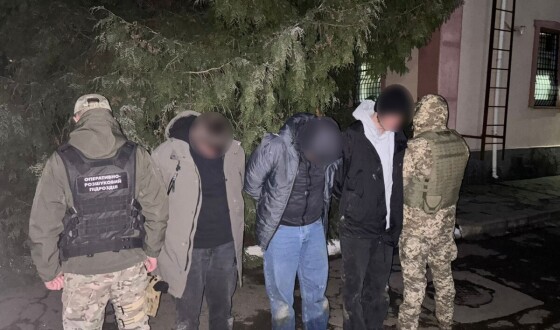 Не вистачило кількох кроків. На Буковині затримано трьох порушників кордону