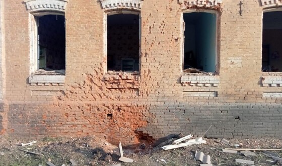 На Сумщині російський літак обстріляв церкву і дитсадок, поранена жінка