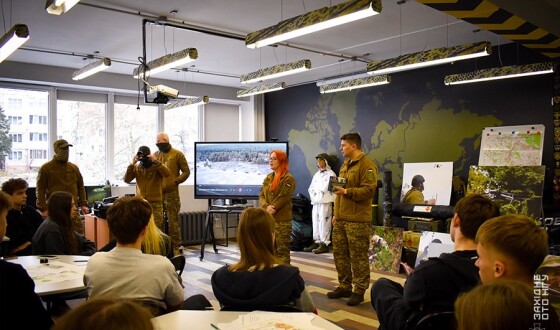 Гвардійці 45 полку НГУ провели відкритий урок львівським дітям про дрони та фронтові історії