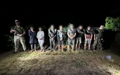 На Закарпатті прикордонники зупинили групу «водолазів» у супроводі двох жінок