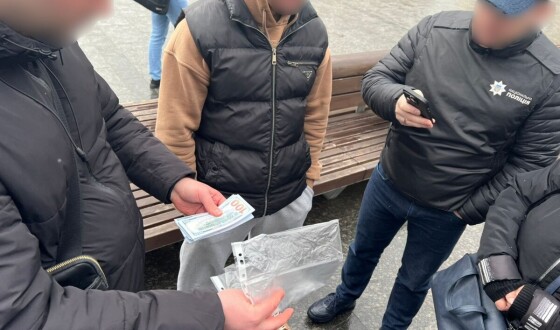 На Львівщині прикордонники викрили зловмисника, який за 10 000 доларів продавав статус багатодітного батька