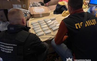 Контрабанда та збут психотропів: житомирські поліцейські затримали підозрювану