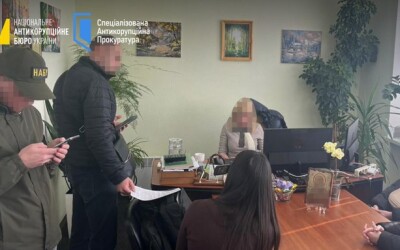 Начальниця управліня податкової служби у Сумській області вимагала і одержала хабара