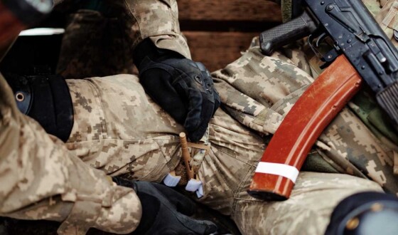 Командування медичних сил продовжує постачати несертифіковані турнікети в аптечках для українських військових