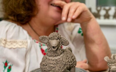 Глина, що усміхається: історія гончарки Ніни Дубинки