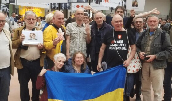 Українці в Парижі зірвали презентацію книжки редакторки Russia Today
