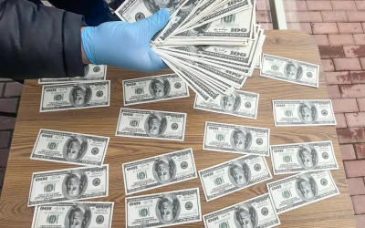«Позаштатний агент СБУ» за 10 тисяч доларів: в Одесі Нацполіція знешкодила чергову схему уникнення мобілізації
