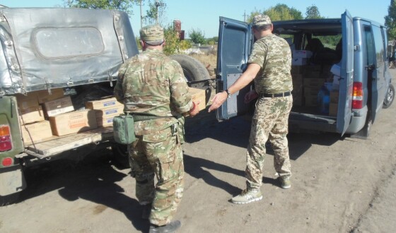 Харківські волонтери відвезли допомогу військовим 93 бригади у Піски (Фото)