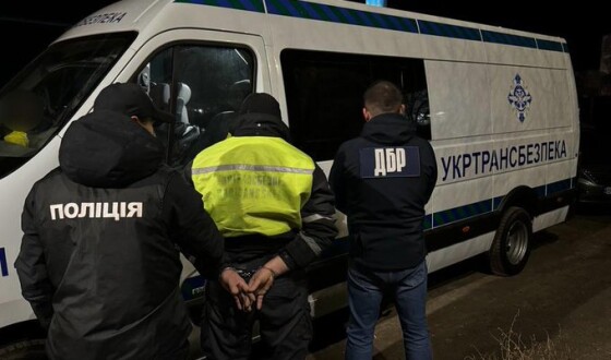 На Одещині правоохоронці викрили у системній корупції посадовця Укртрансбезпеки