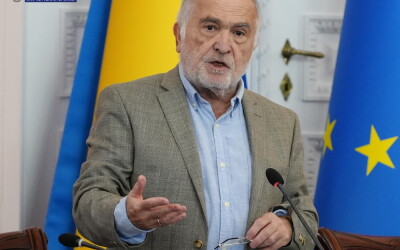 Аскольд Лозинський нагородив грамотами та преміями лауреатів літературного конкурсу Фонду Воляників-Швабінських