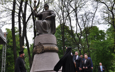Українська перемога над московськими впливами: десять років тому у Полтаві відкрили пам’ятник гетьману Іванові Мазепі