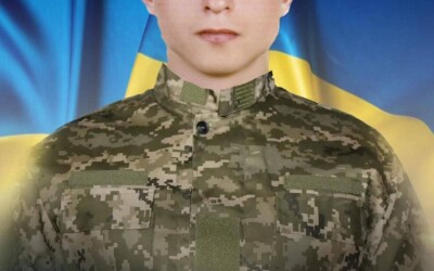 Вчора, 12 березня, на Рівненщині попрощалися із полеглими Героями Олексієм Криницьким, В’ячеславом Щиглевським та Іваном Качаном, Євгенієм Костренком, Сергієм Савчуком та Ігорем Столярчуком