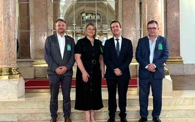 Українці Португалії вимагають заборони символіки країни-агресора