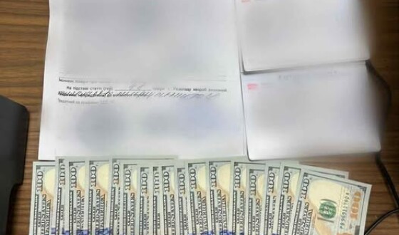 В пункті пропуску «Лужанка» 40-річний житель Сумщини намагався перетнути кордон за 1700 доларів США