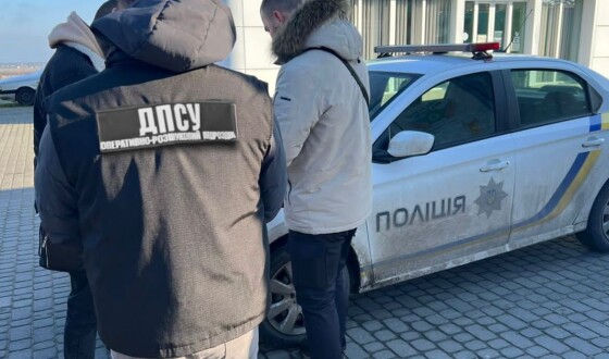 На Львівщині правоохоронці викрили канал незаконного переправлення осіб за кордон