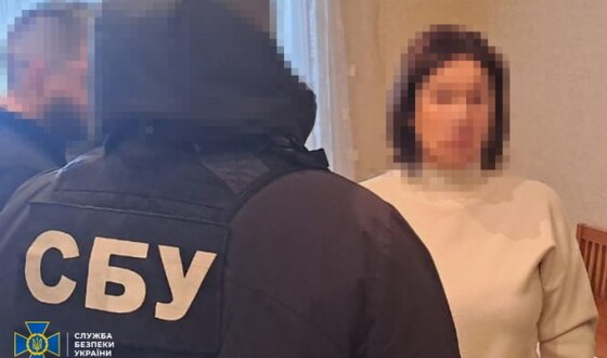 СБУ затримала у Києві колаборантку, яка працювала на рашистів у тимчасово окупованій Макіївці і впроваджувала там «освітні стандарти» рф